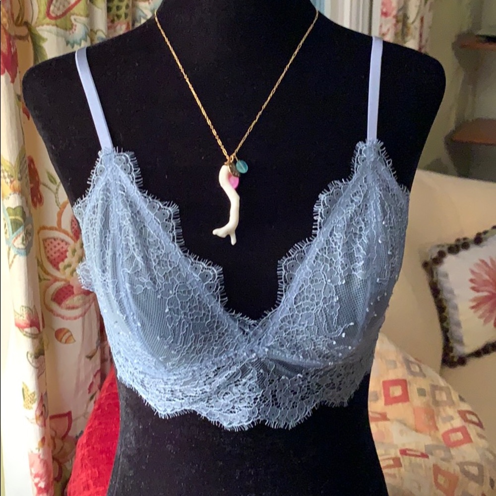 Victoria’s Secret Lace Bralette. Women’s Size S.